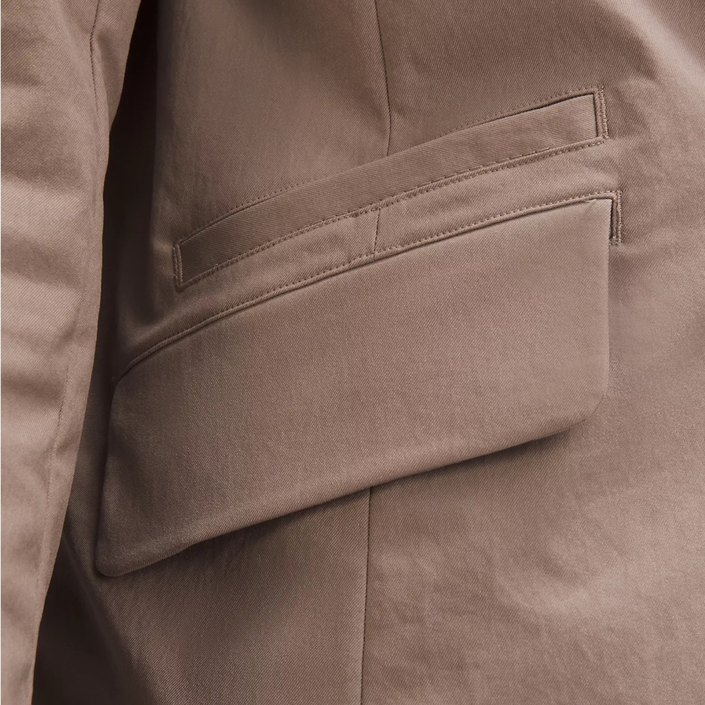 NWT Lululemon Relaxed-Fit Twill Blazer (taupe) - Picture 4 of 11
